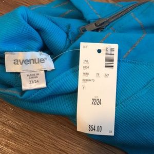 NWT Avenue cotton zip up with lace back 22/24